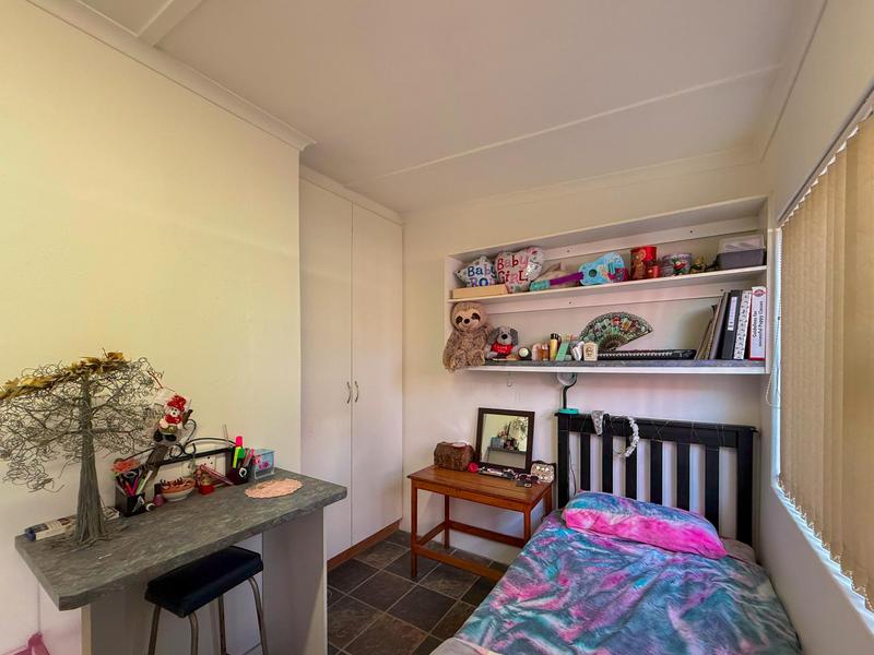 6 Bedroom Property for Sale in Denneoord Western Cape